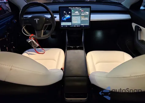 2019 Tesla Model 3 z USA, uszkodzony, nr VIN 5YJ3E1EB6KF406772